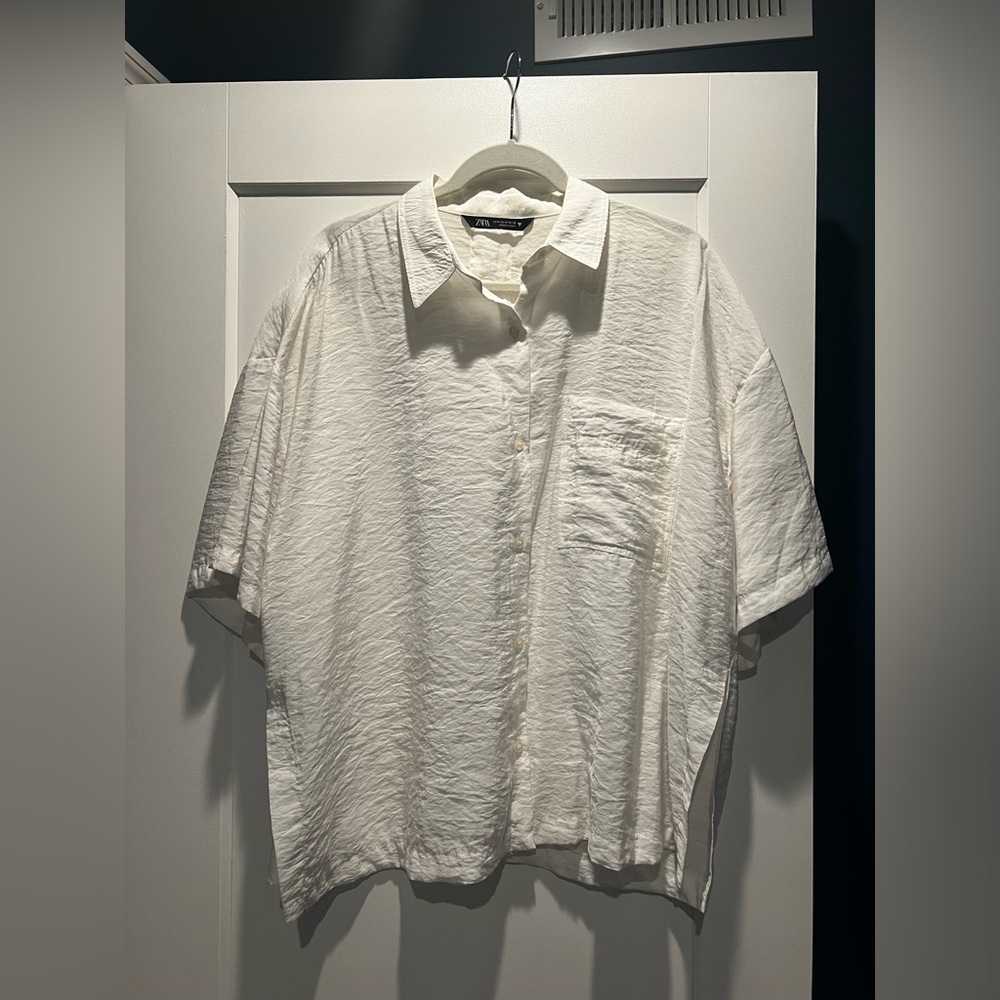 Zara women’s oversize button down shirt with pocket